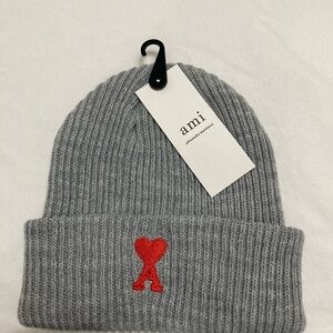 Ami Kids Ribbed Gray Hat with Red Heart